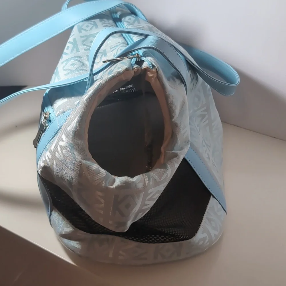 Ventilated Pet Carrier - Light Blue